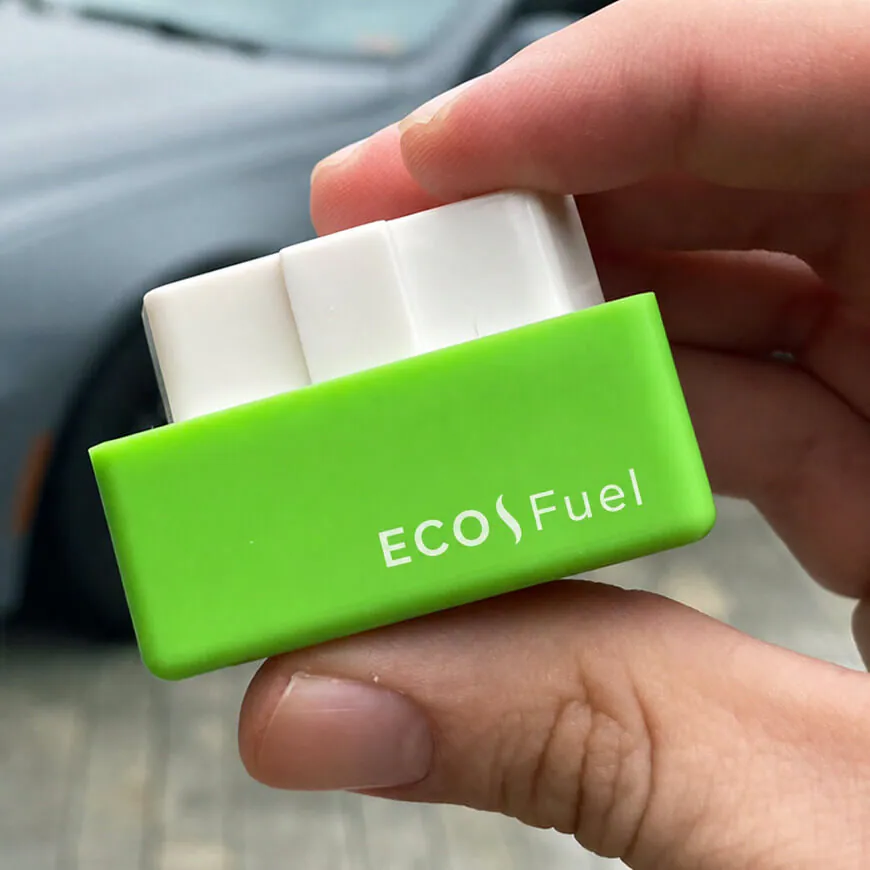 Fuel Saver tenu en main